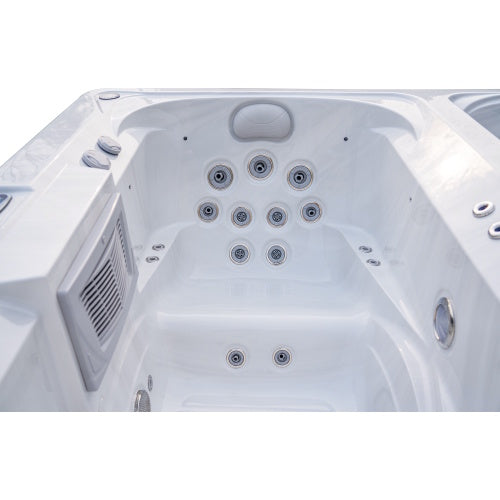 Luxury Spas Marquis Hot and Cold Spa I02